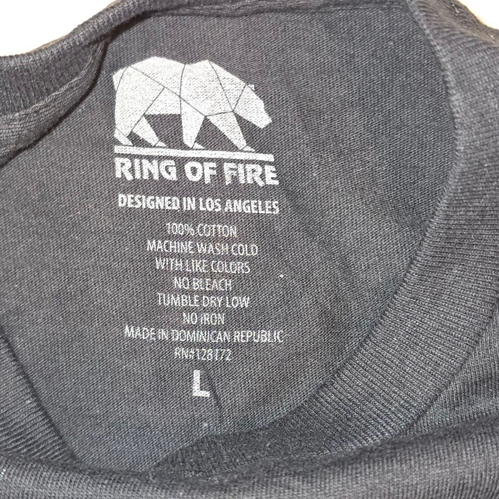 Men's Ring of Fire Blessed Praying Hands Black White Short Sleeve Tee L - Picture 3 of 3
